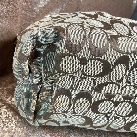 Coach Poppy - Picture 15 of 15